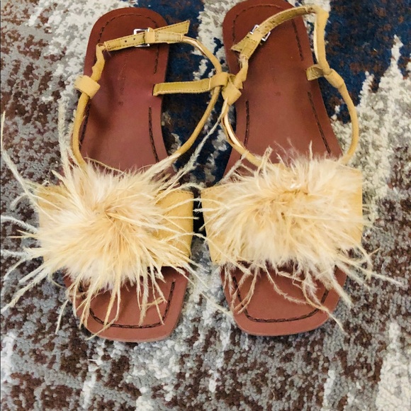Zara Shoes - Zara flat sandals with feathers